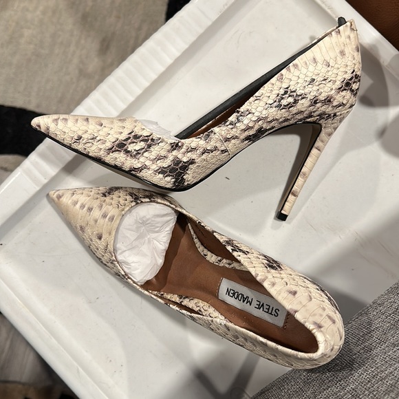 Steve Madden heels 8.5 - Picture 2 of 7